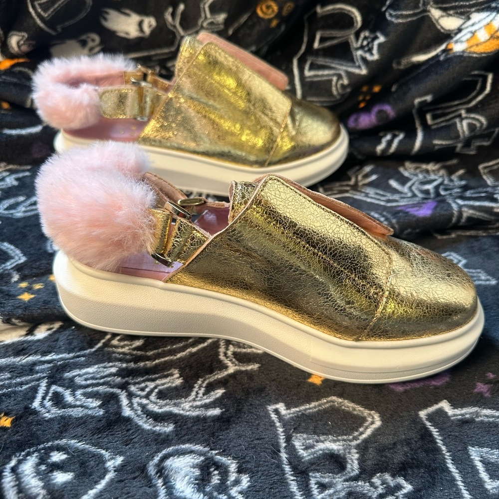 Gold Metallic Slip-On Platform Sneakers with Pink Fur Trim